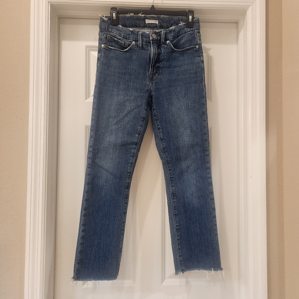 Good American Raw Hem Cropped Ankle Jeans in Medium Blue Wash